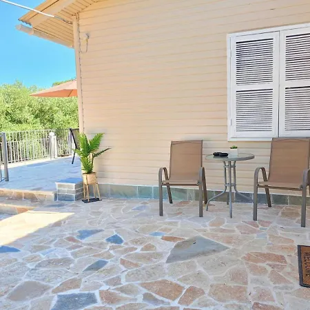 بيت للعطل Pantelatos Pouláta