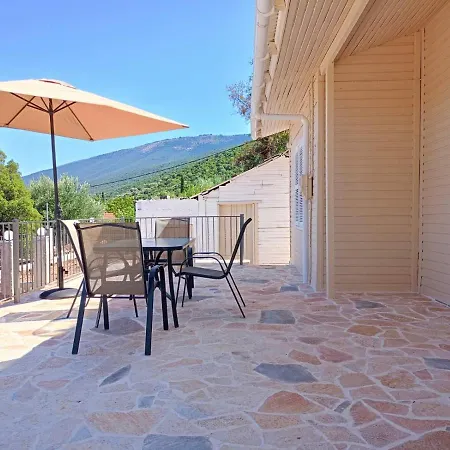 Pantelatos بيت للعطل