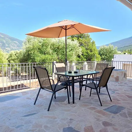 Pantelatos بيت للعطل